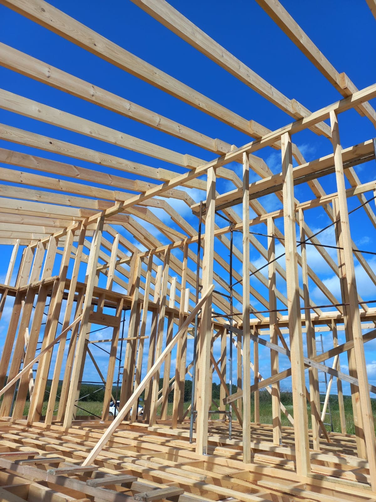 Строительный брус 100х100, 150х150 в Йошкар-Оле — сосна на складе Марий Лес